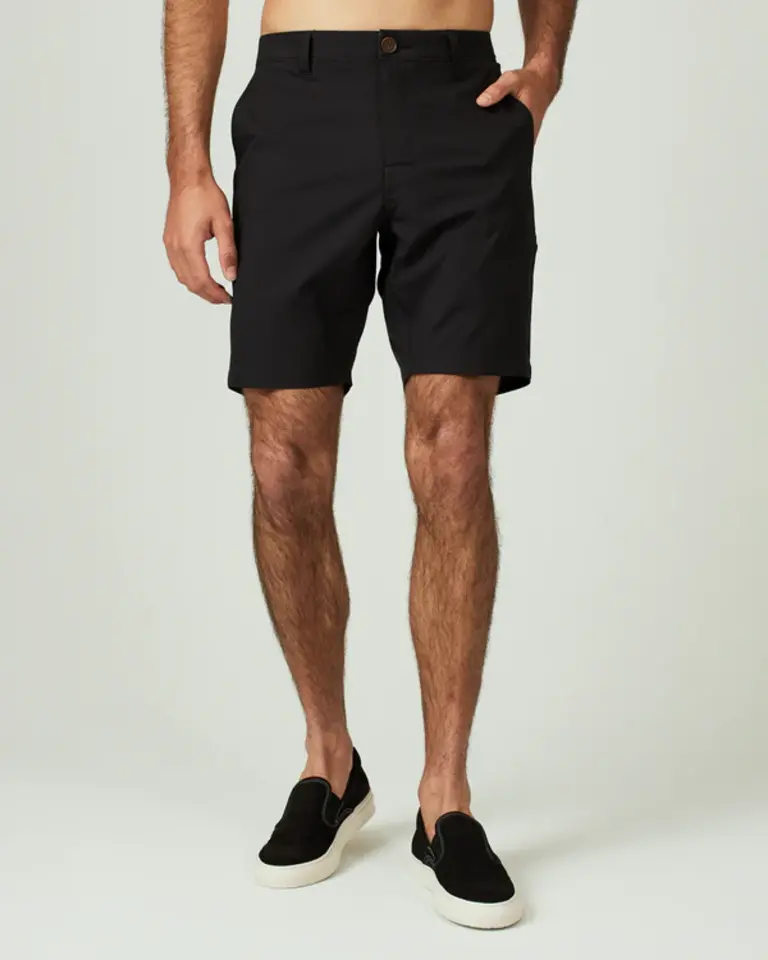7 Diamonds Everest 8" Short