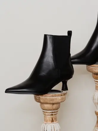 Chinese Laundry Novva Kitten Heel Boot