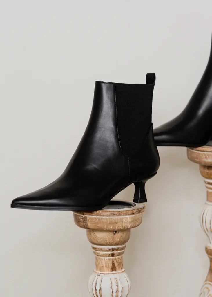 Chinese Laundry Novva Kitten Heel Boot