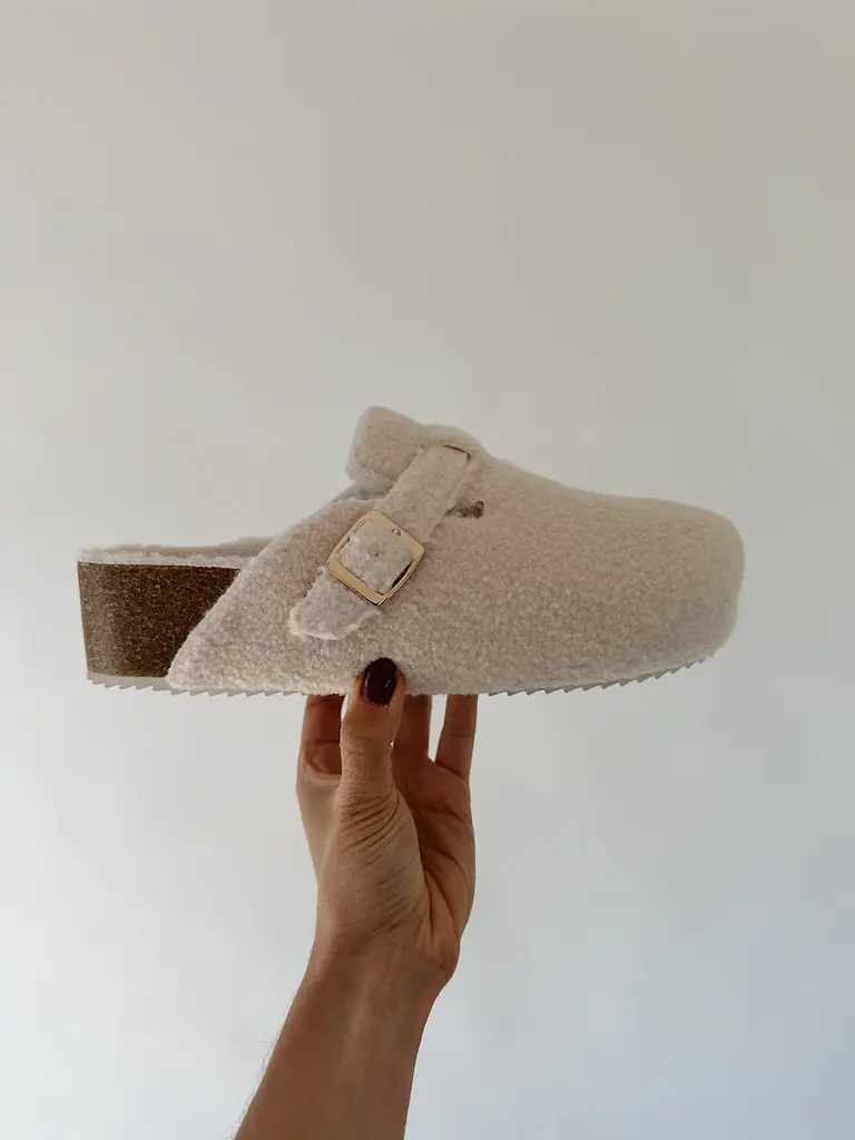 Chinese Laundry Magnolias Shearling Clog