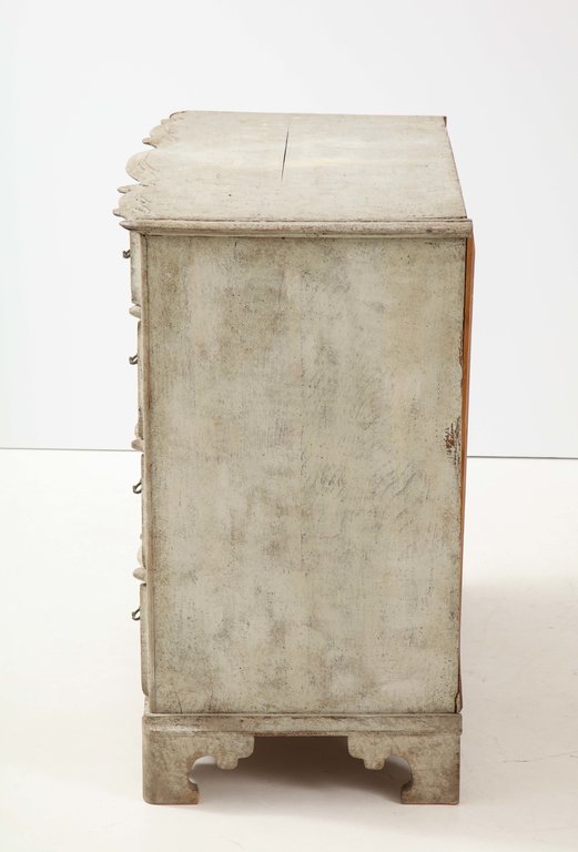 Swedish painted Serpentine Commode. Four drawer. Historic Paint. 1800s