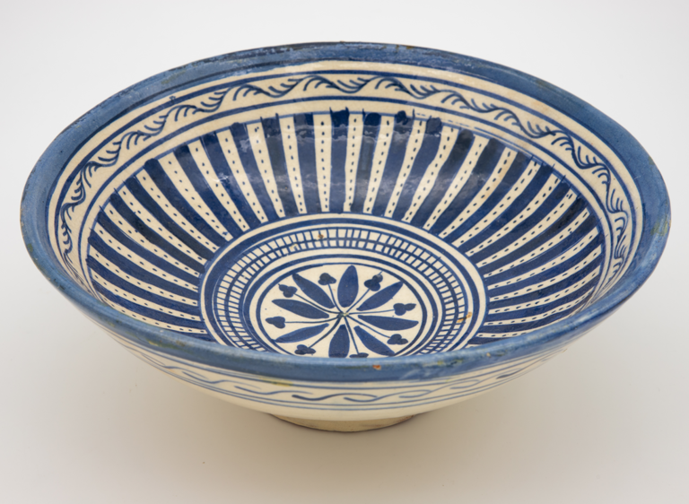 Blue and white bowl branch detail Ghotar from Morocco - Late 19th century