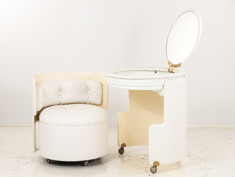 Poltrana Frau White Faux Leather Poltrana Frau Dilly Dally modular vanity and chair by Luigi Massoni