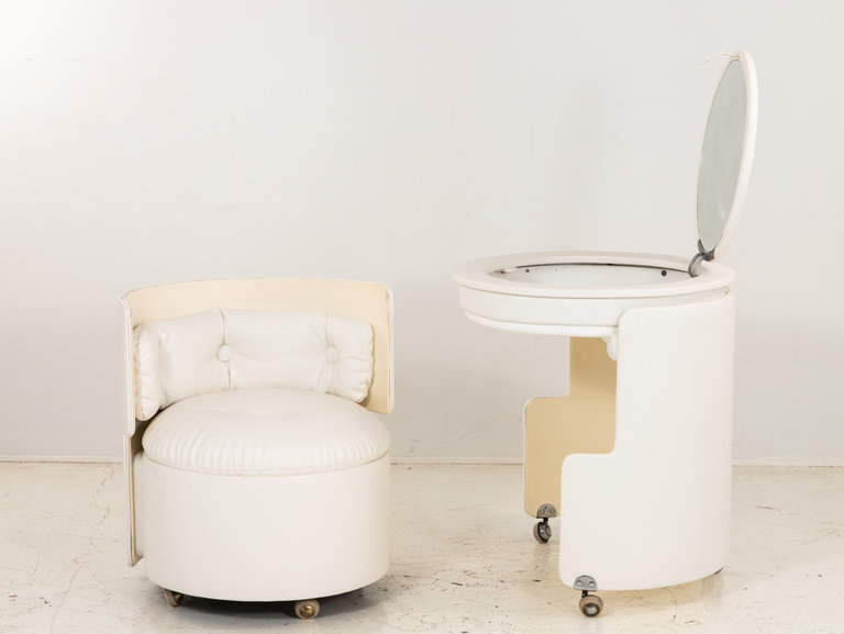 Poltrana Frau White Faux Leather Poltrana Frau Dilly Dally modular vanity and chair by Luigi Massoni (2/2)
