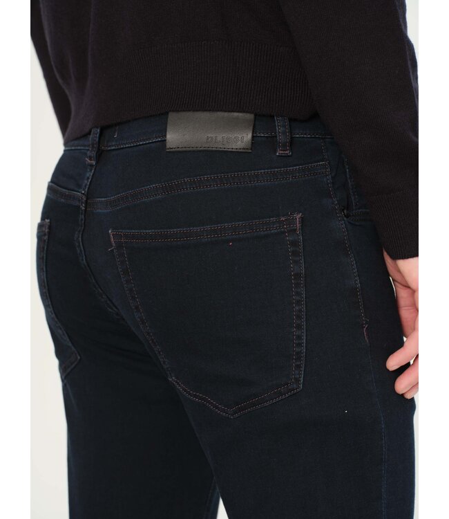 DL1961 1097934 NICK SOCIAL