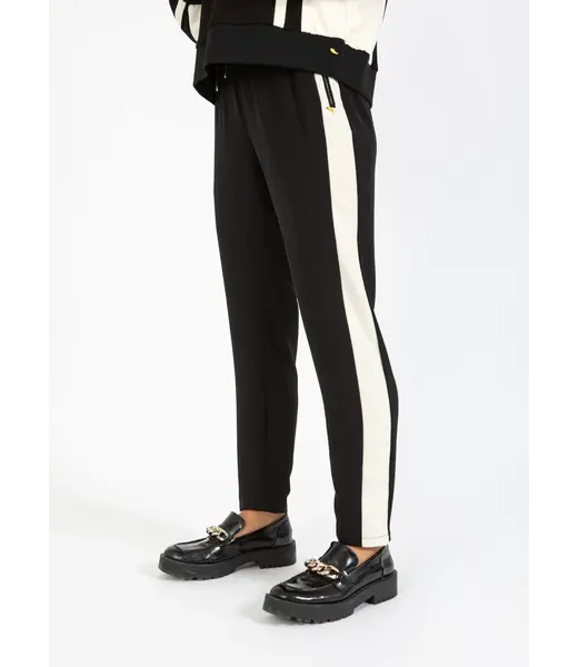 Coster Copenhagen PANTALONS AVEC BANDE LATÉRALE