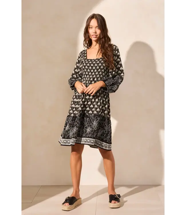 Tribal ROBE À ENCOLURE CARRÉE BRODÉE