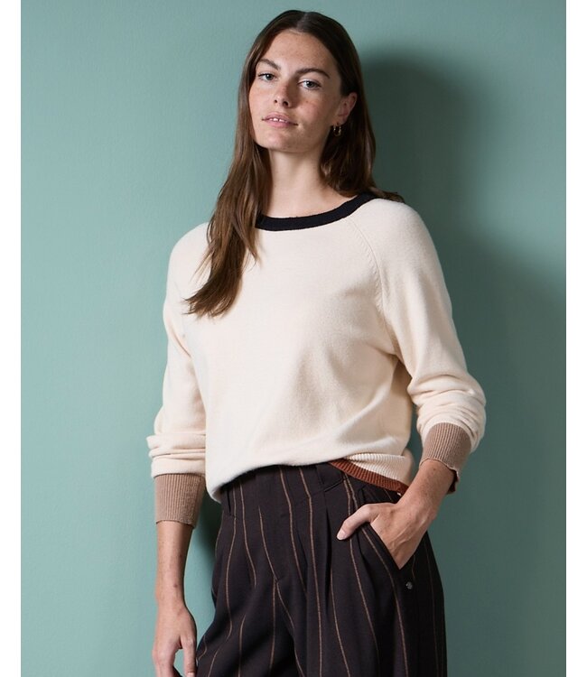 SURKANA Pull en maille avec détails contrastés Écru 565LIKO231 02 ECRU