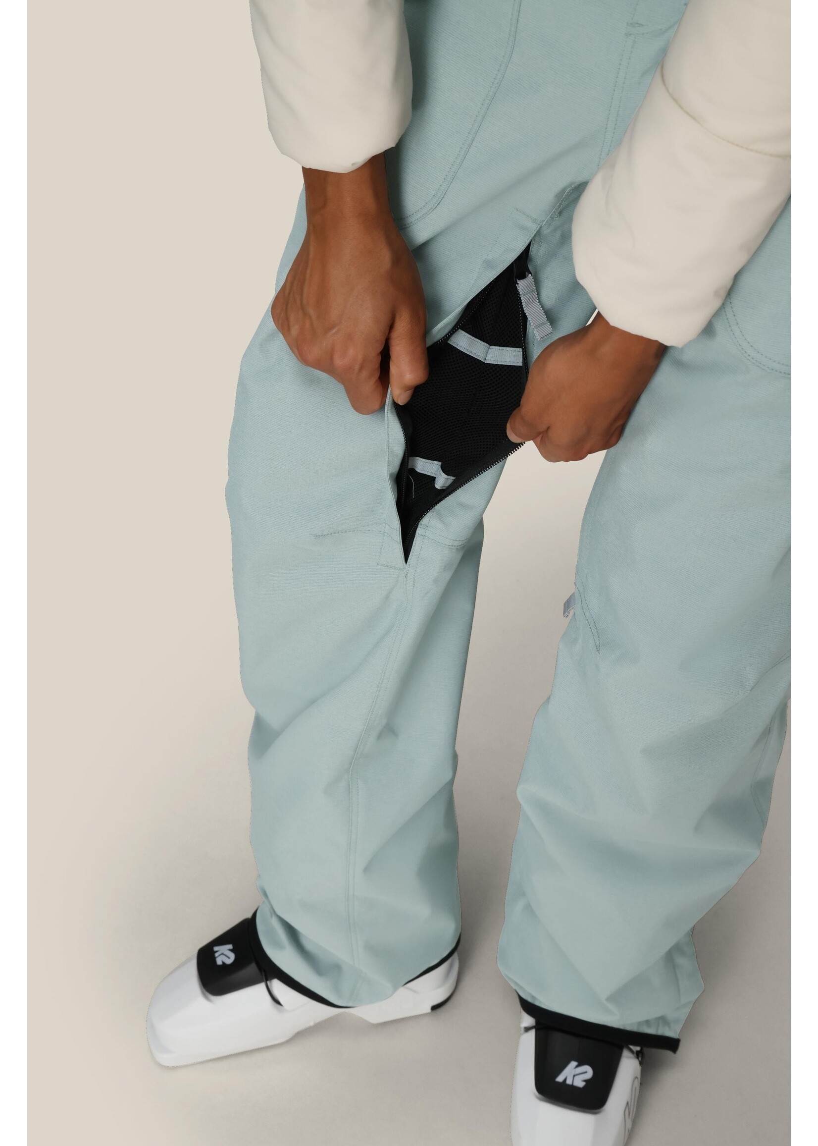 686 WMNS BLACK MAGIC INSULATED BIB W25