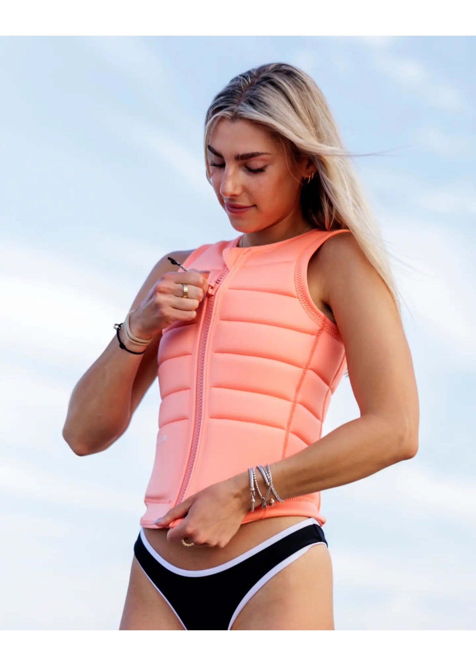 Follow TOTAL IMPACT VEST WMNS SM26