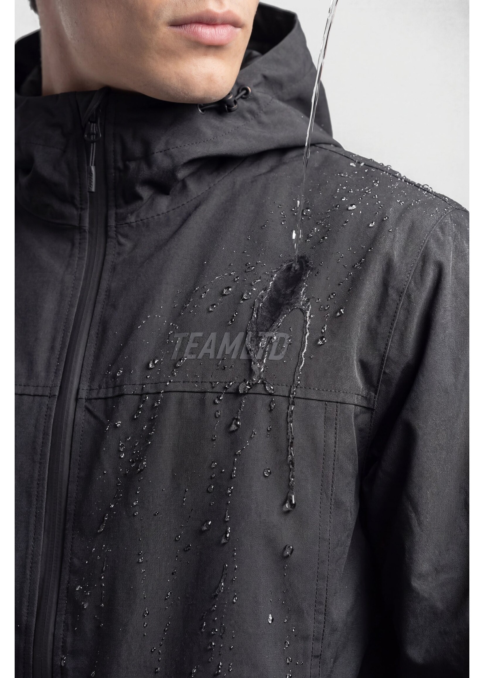 TEAMLTD ESSENTIAL RAIN SHELL F26