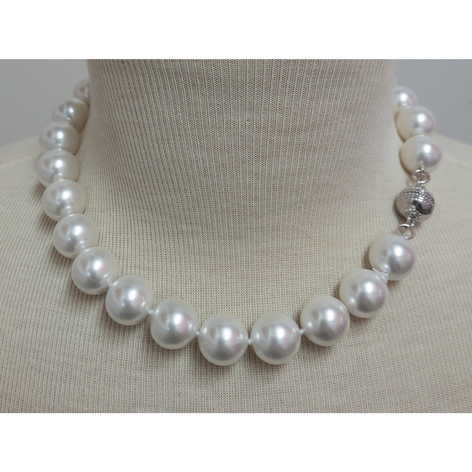 Casuals Fairhope 16 Pearl Necklace with Silver Magnetic Clasp - M
