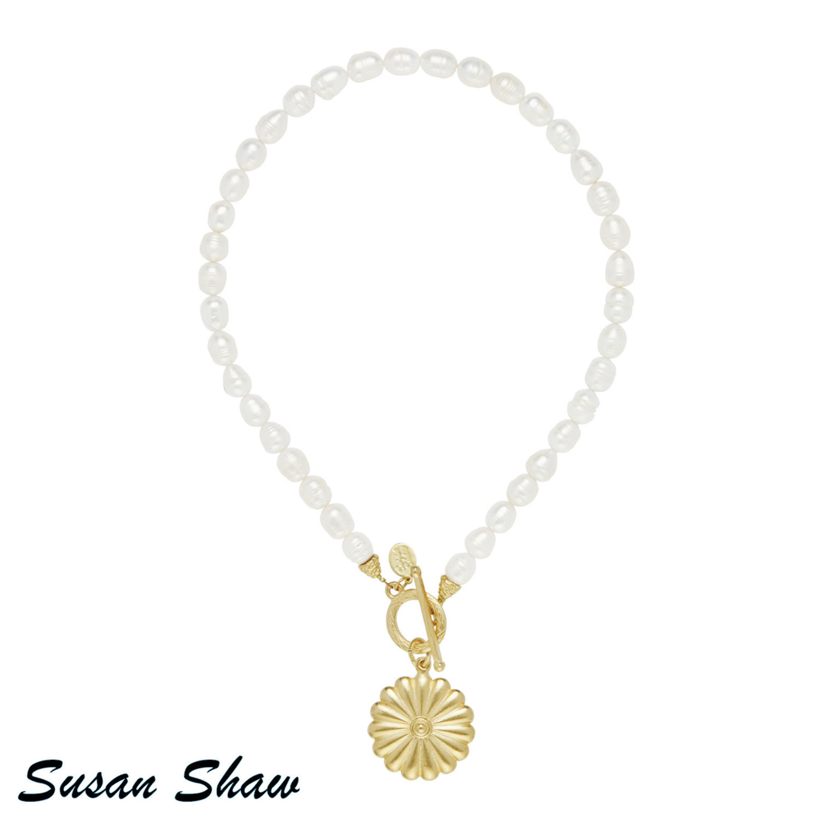 Susan Shaw Susan Shaw Connie Round Pendant on Pearl Necklace