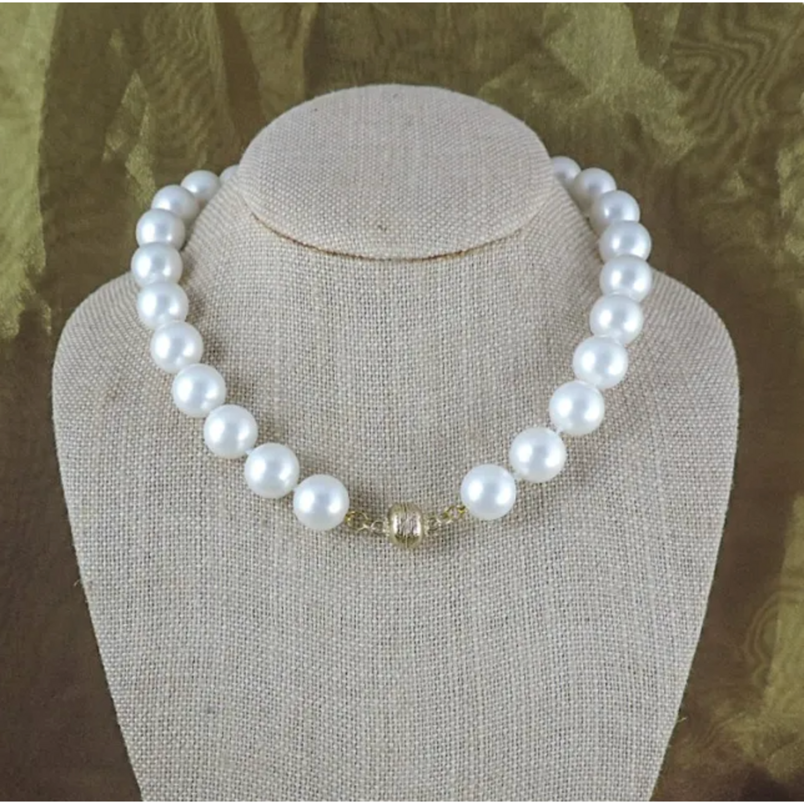 Casuals Fairhope 16" Pearl Necklace with Gold Magnetic Clasp
