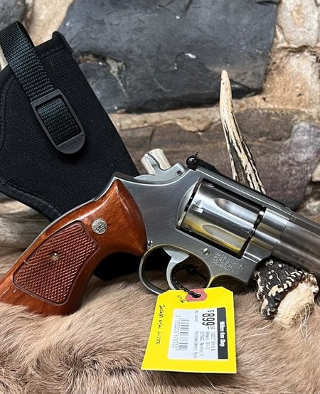 *USED* Smith & Wesson, 66-2, 357MAG, Revolver, 4", Stainless/Walnut, Leather Holster, Ammo