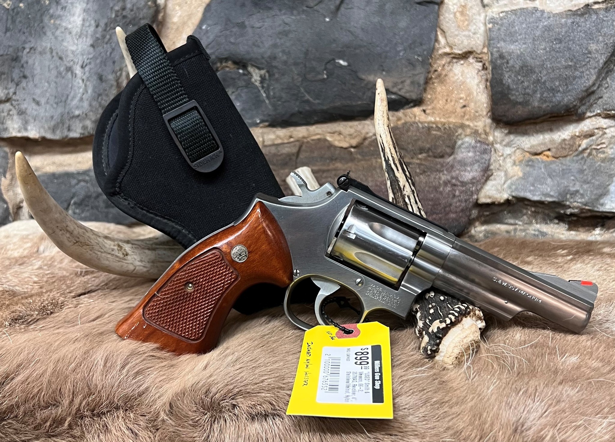 Smith & Wesson *USED* Smith & Wesson, 66-2, 357MAG, Revolver, 4", Stainless/Walnut, Leather Holster, Ammo