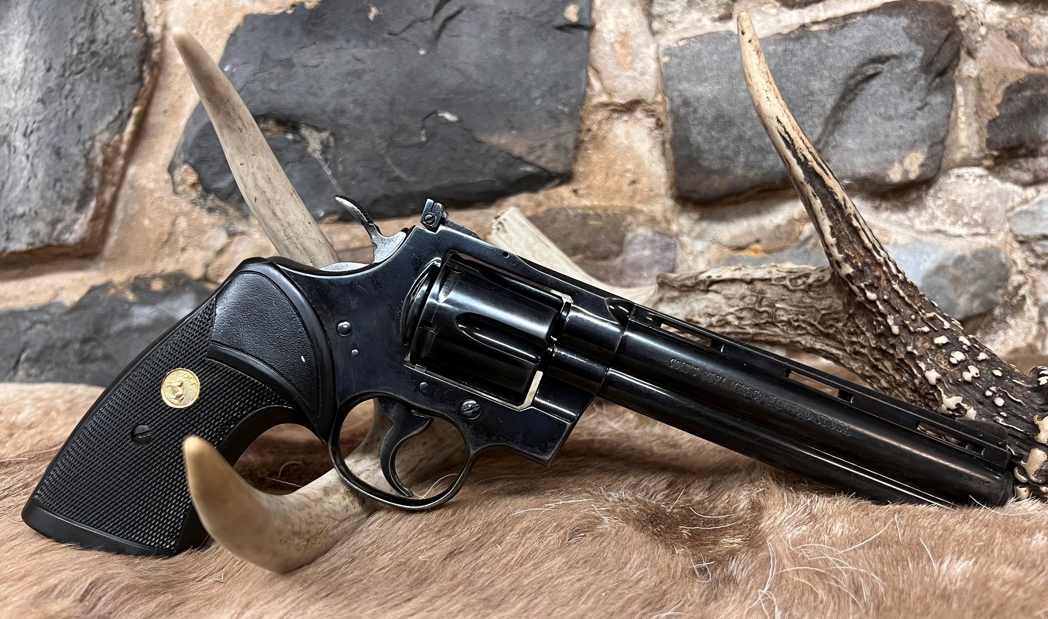 Colt *USED* Colt, Python, 357 Mag, 6", 6Rd, Pachmayr Colt Grips, 1970