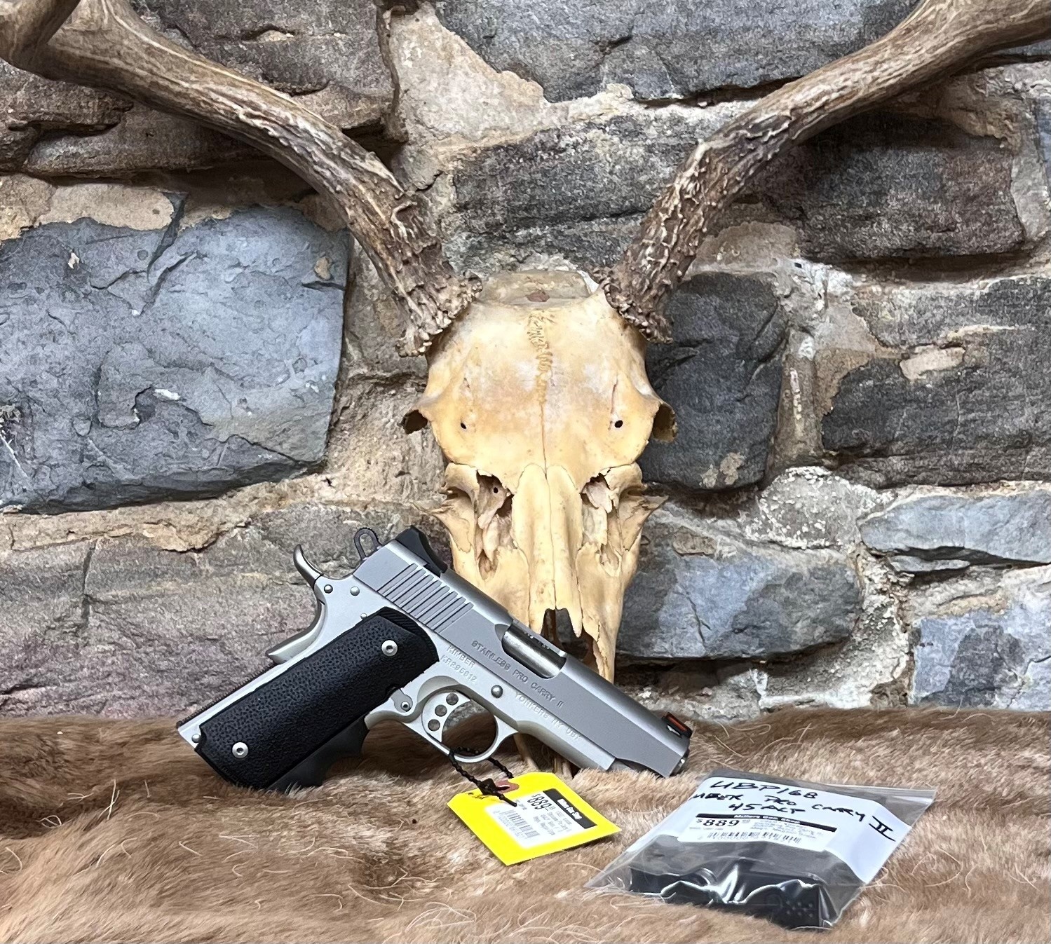 Kimber *USED* Kimber, Stainless Pro Carry II, 45ACP, Semi, 4", 3 Mags, Holster