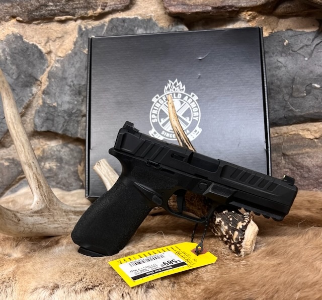 Springfield *USED* Springfield, Echelon, 9MM, 4.5", 17+1/20+1, 2 Mags, Red dot