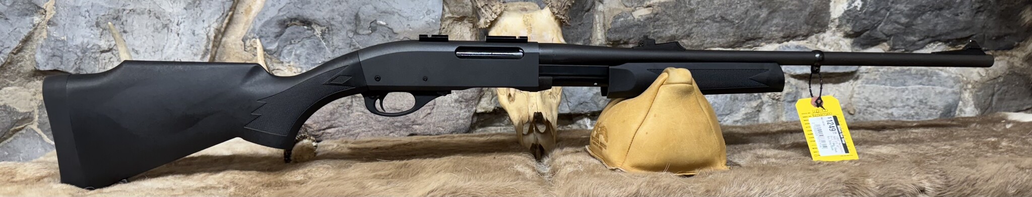 Remington *USED* Remington, 7600, 30-06, 22", 4+1, 1 Mag, Black Syn, Sling Studs, Burris scope