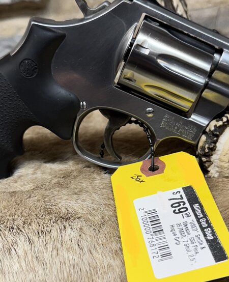 *USED* Smith & Wesson, 686 Plus, 357MAG, 7 Shot, 3", wood Grip