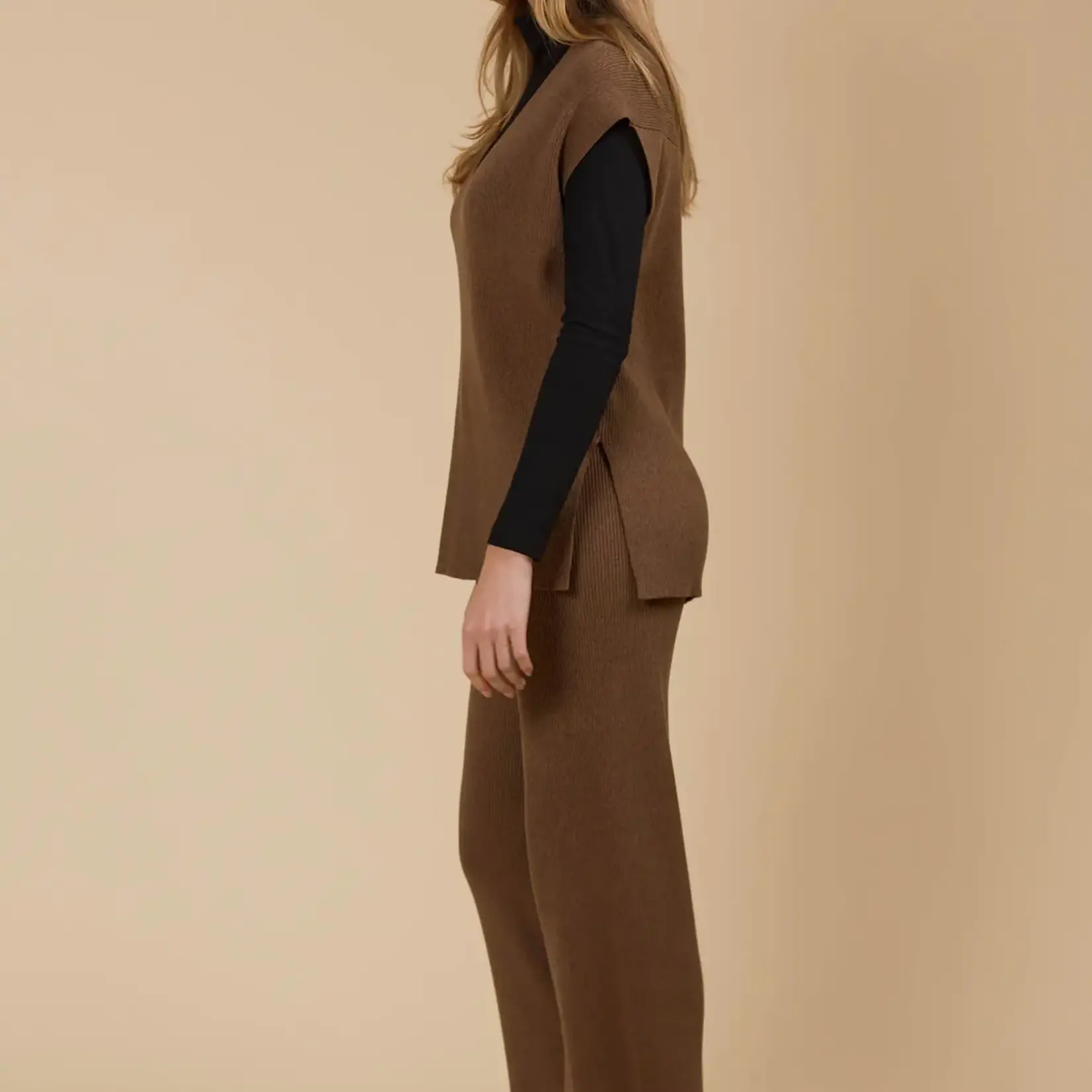 Isle of Mine Tala Knit Vest - Toffee