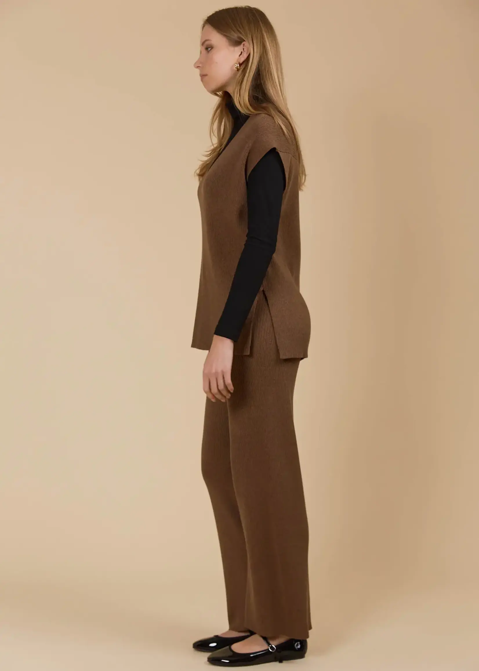 Isle of Mine Tala Knit Vest - Toffee