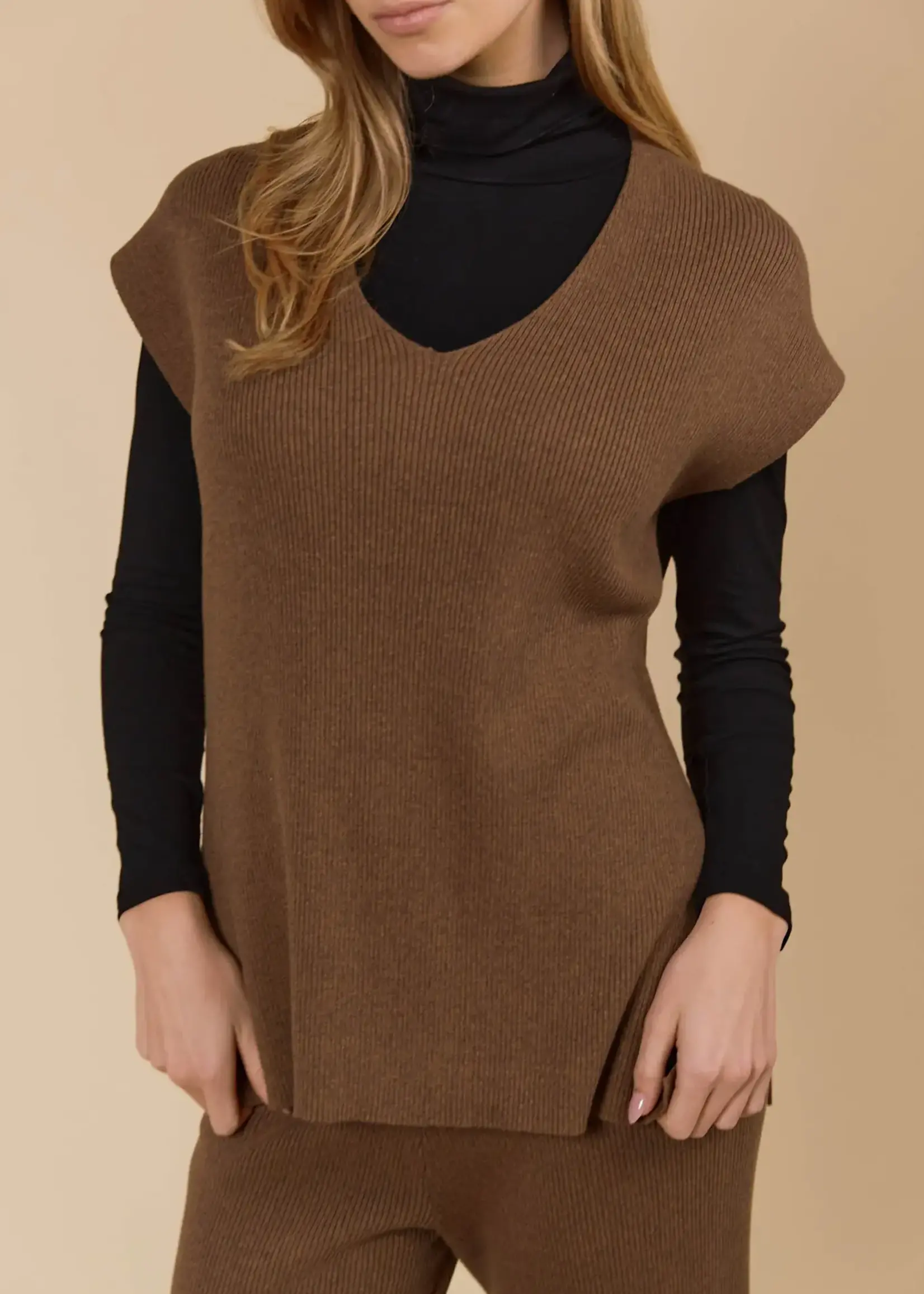 Isle of Mine Tala Knit Vest - Toffee