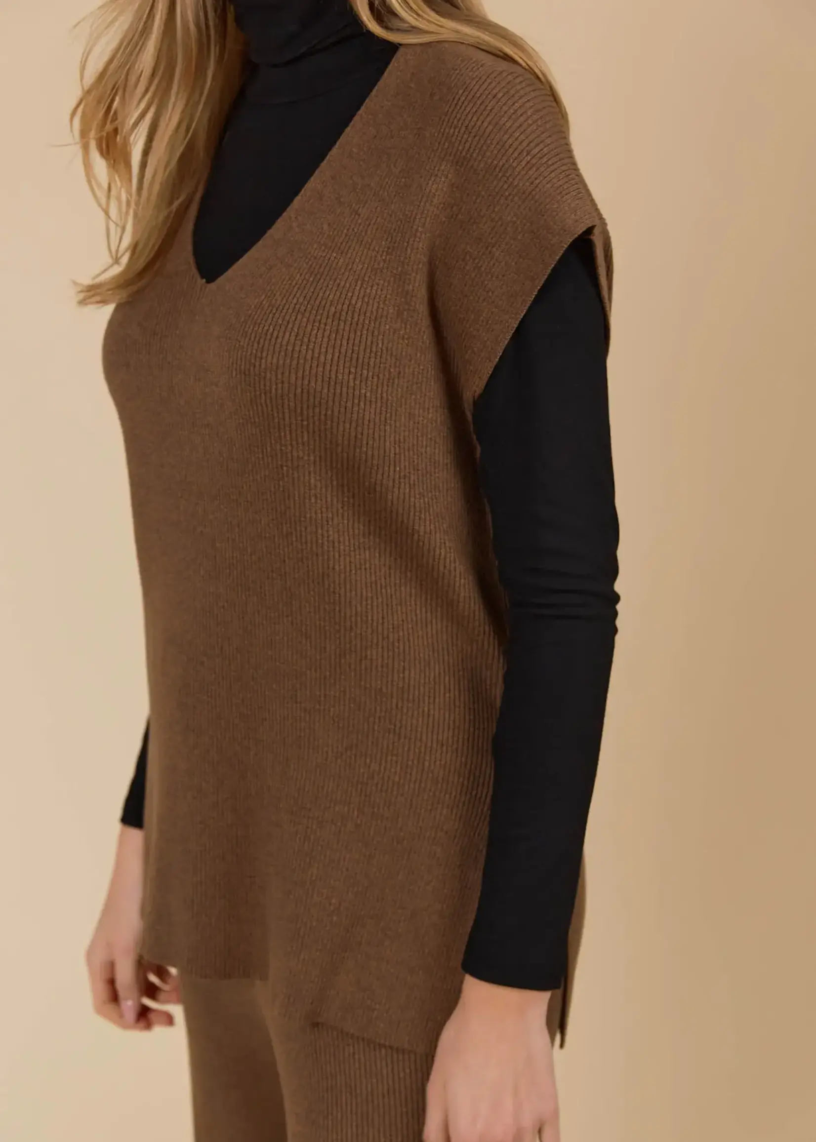 Isle of Mine Tala Knit Vest - Toffee