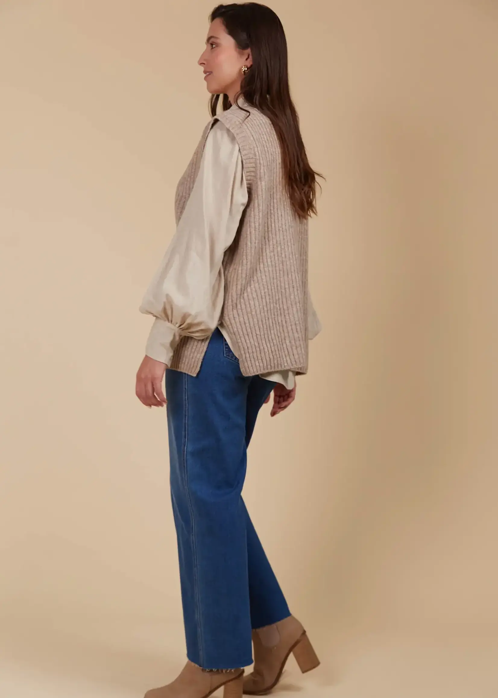 Isle of Mine Miru Knit Vest - Taupe