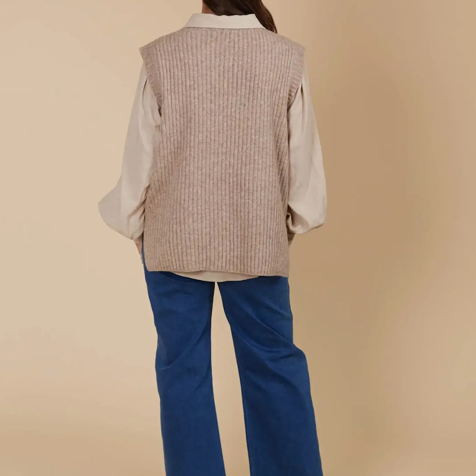 Isle of Mine Miru Knit Vest - Taupe