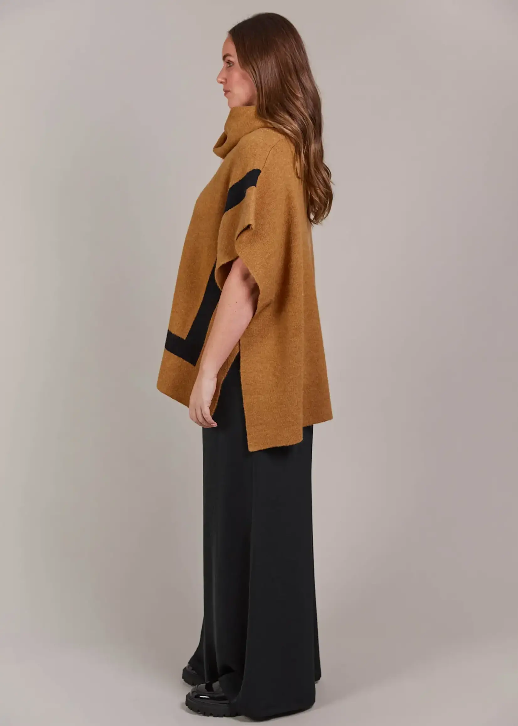 EB & Ive Avino Poncho