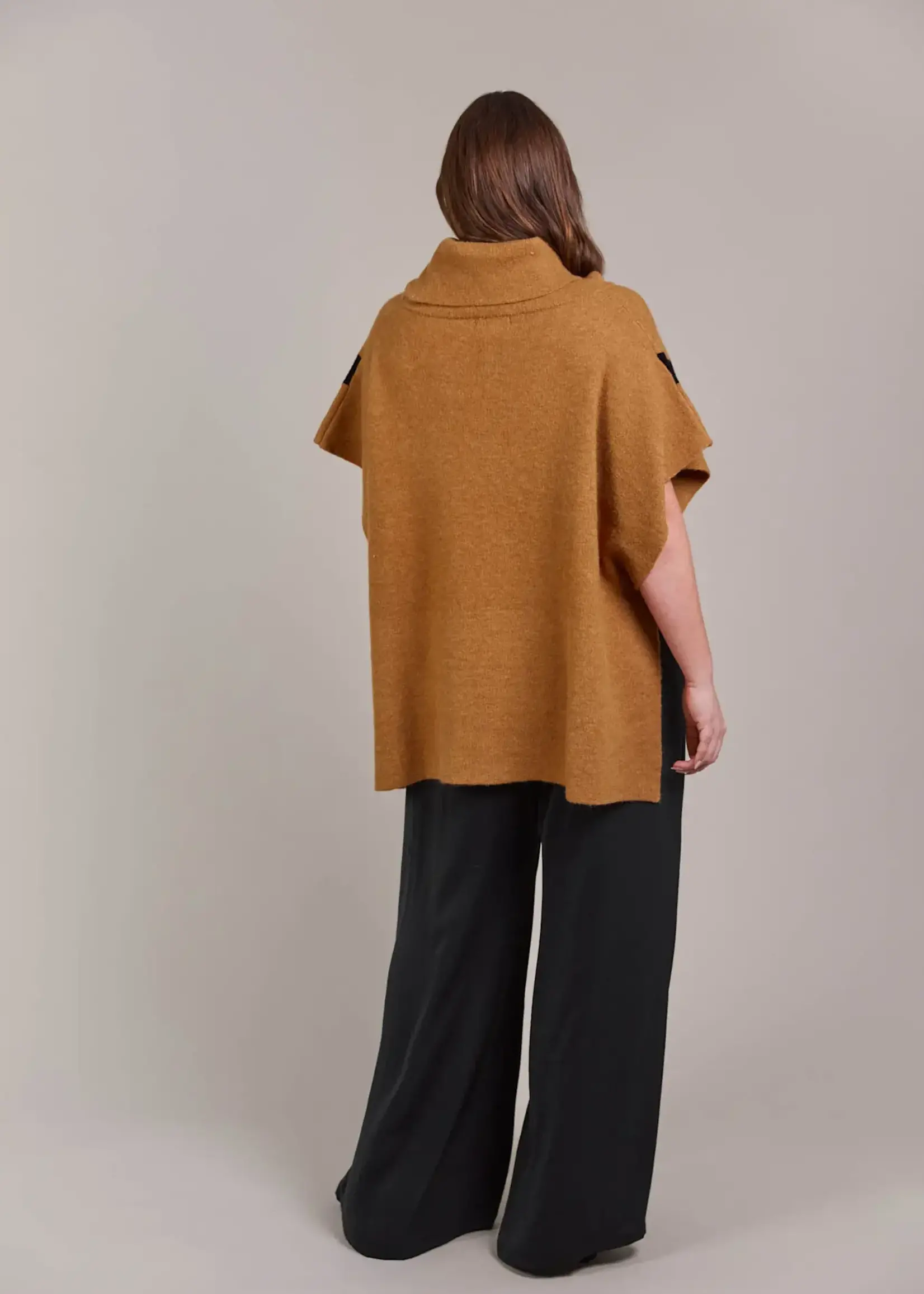 EB & Ive Avino Poncho