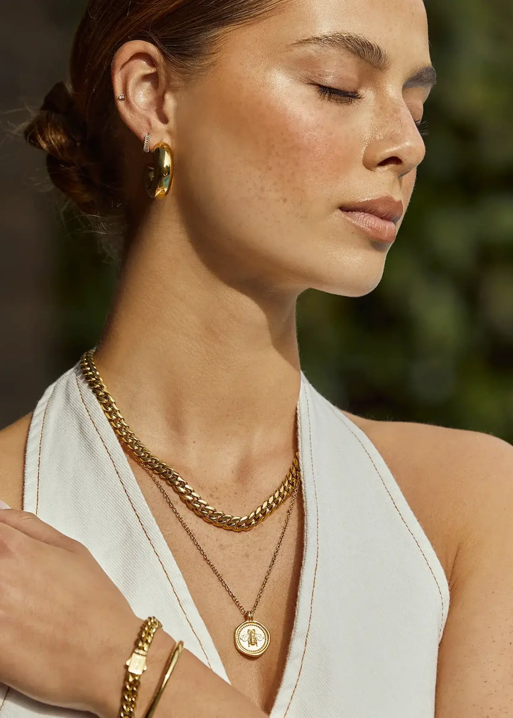 Arms Of Eve Queen Bee Gold Necklace