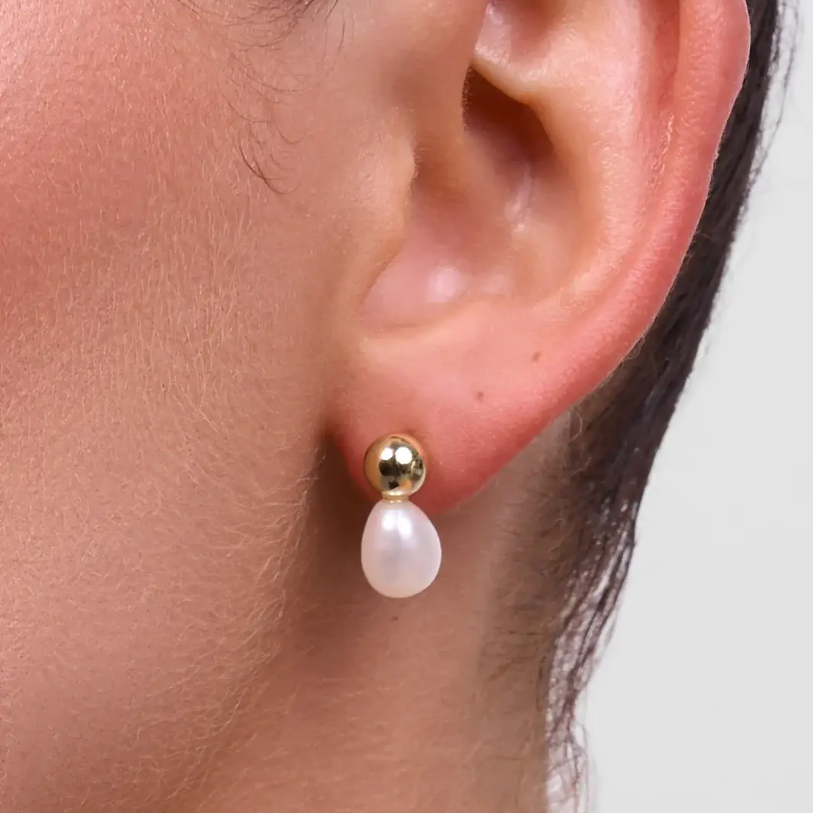 Liberte Cove Gold Pearl Earring