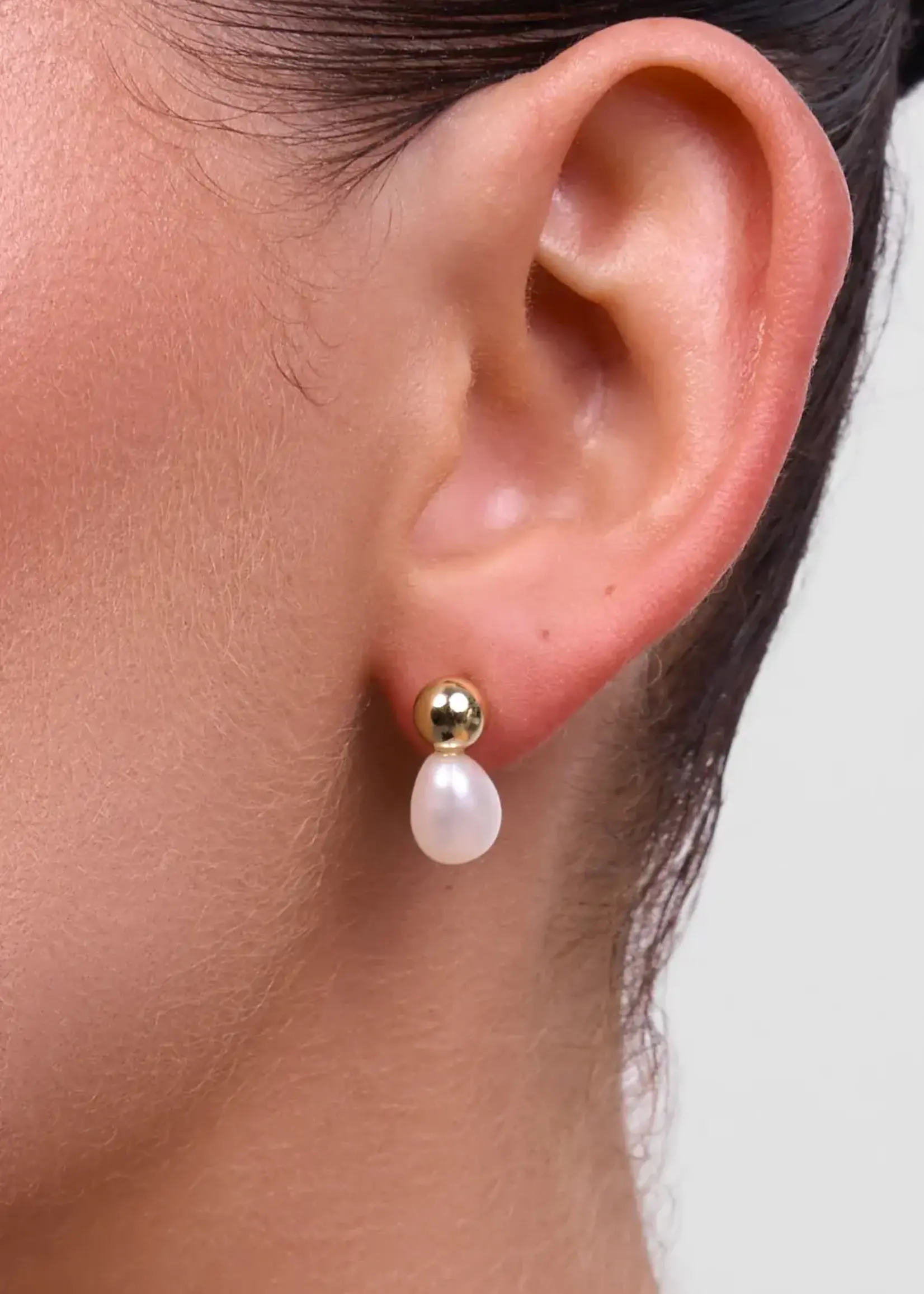 Liberte Cove Gold Pearl Earring