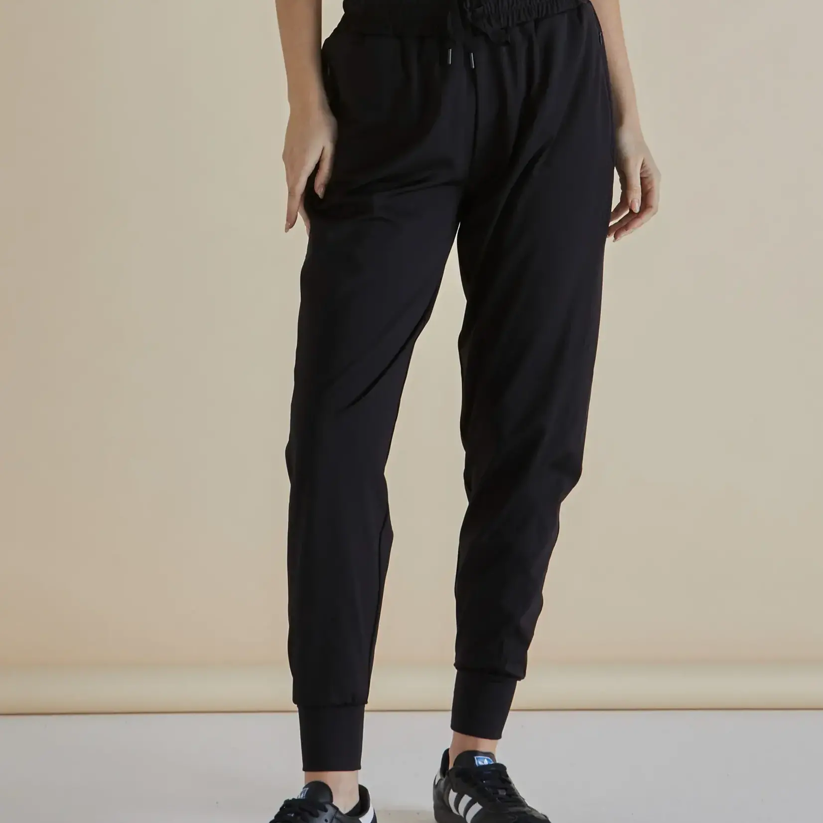 Betty Basic Cara Travel Jogger