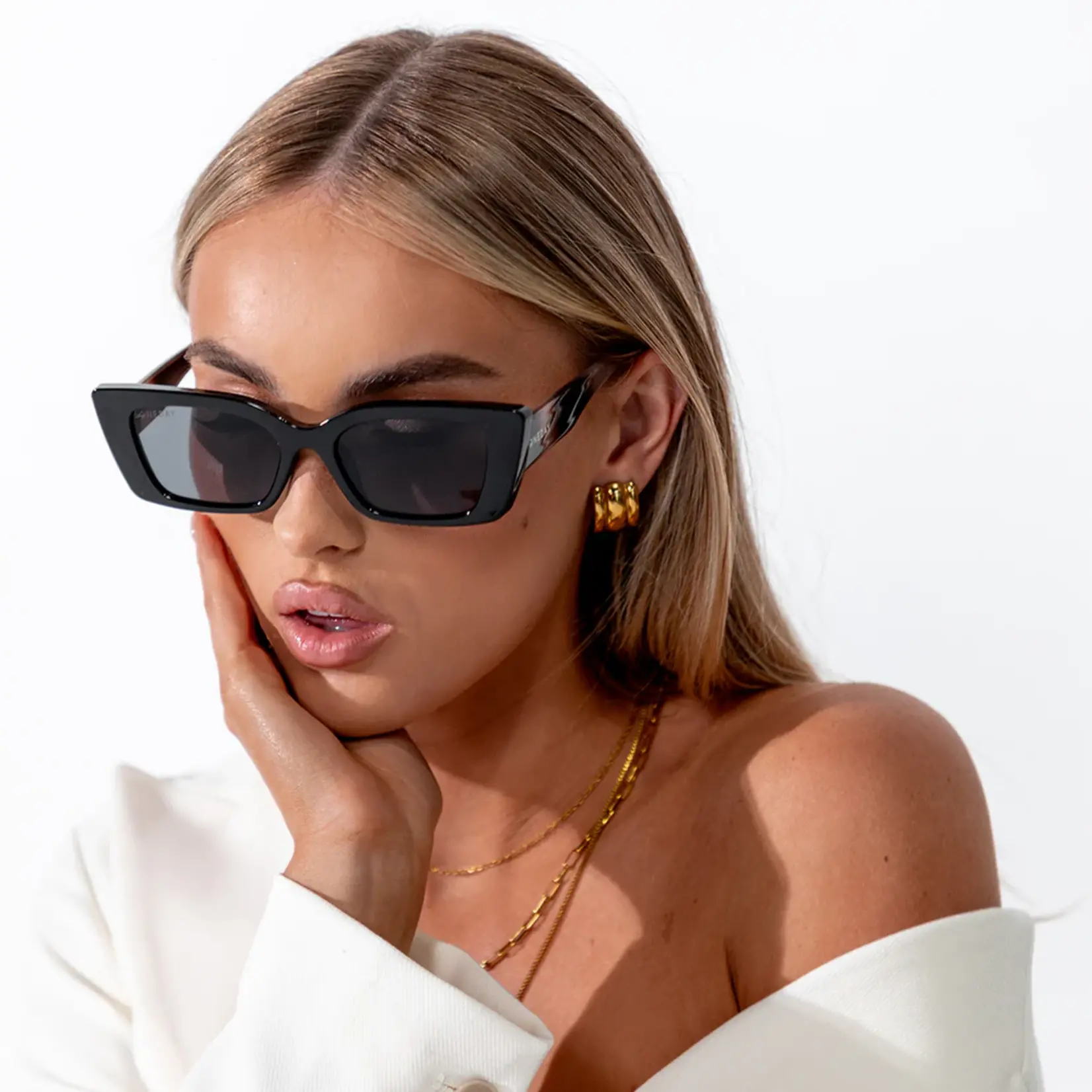 One Day Juniper Sunglasses - Black Smoke