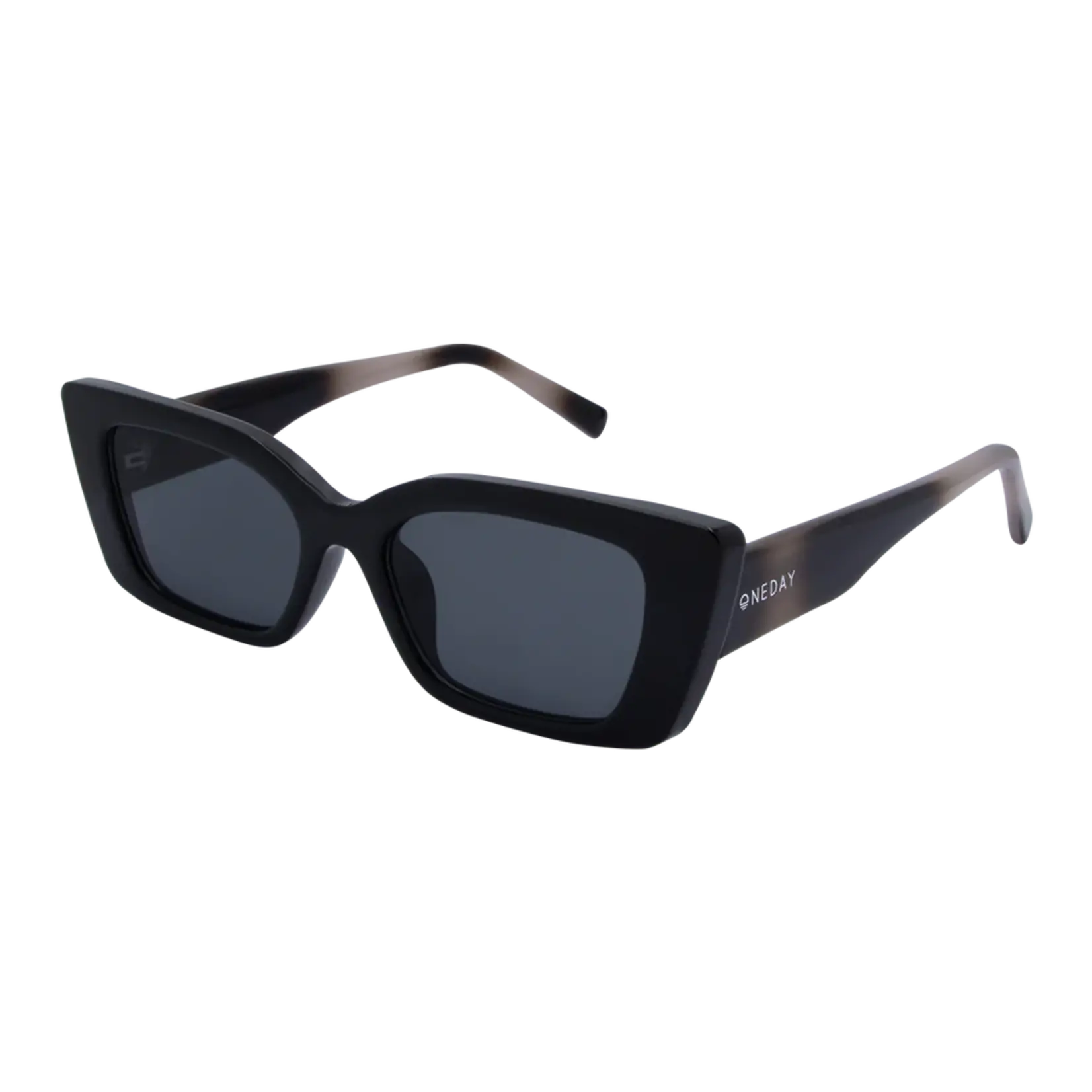 One Day Juniper Sunglasses - Black Smoke