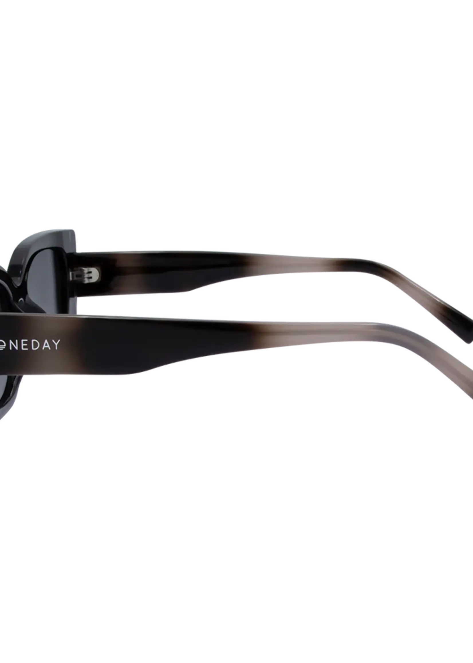 One Day Juniper Sunglasses - Black Smoke