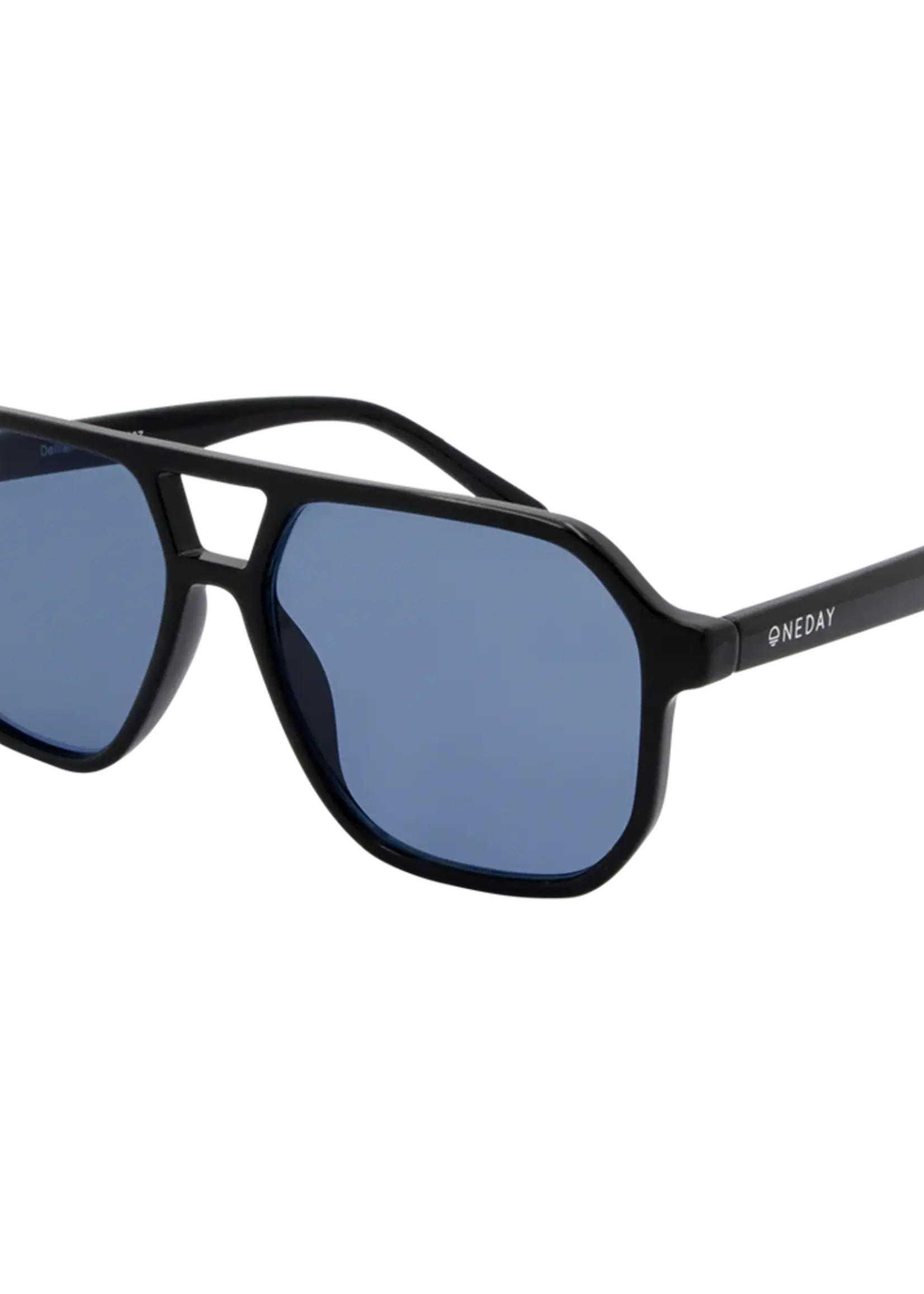 One Day Delilah Sunglasses - Black Blue