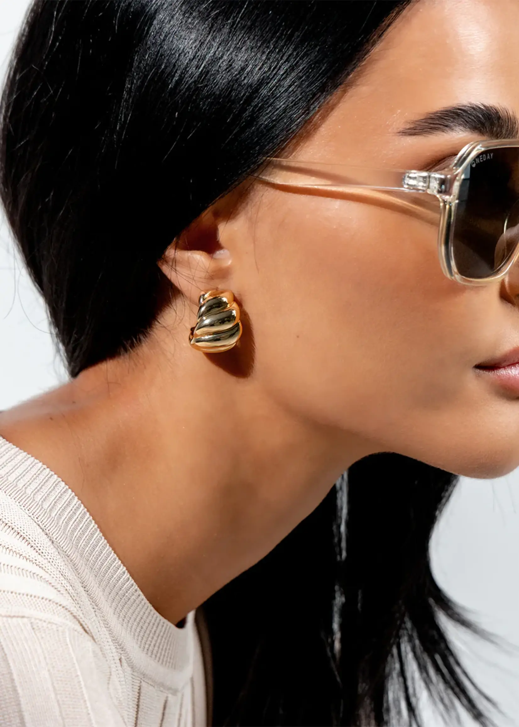 One Day Delilah Sunglasses - Champagne Green