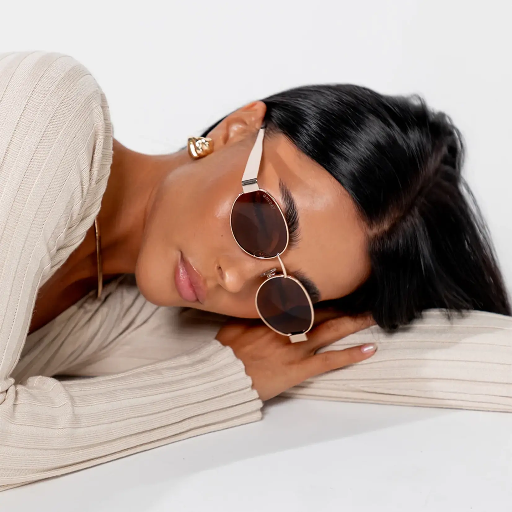 One Day Kendall Sunglasses - Gold Brown
