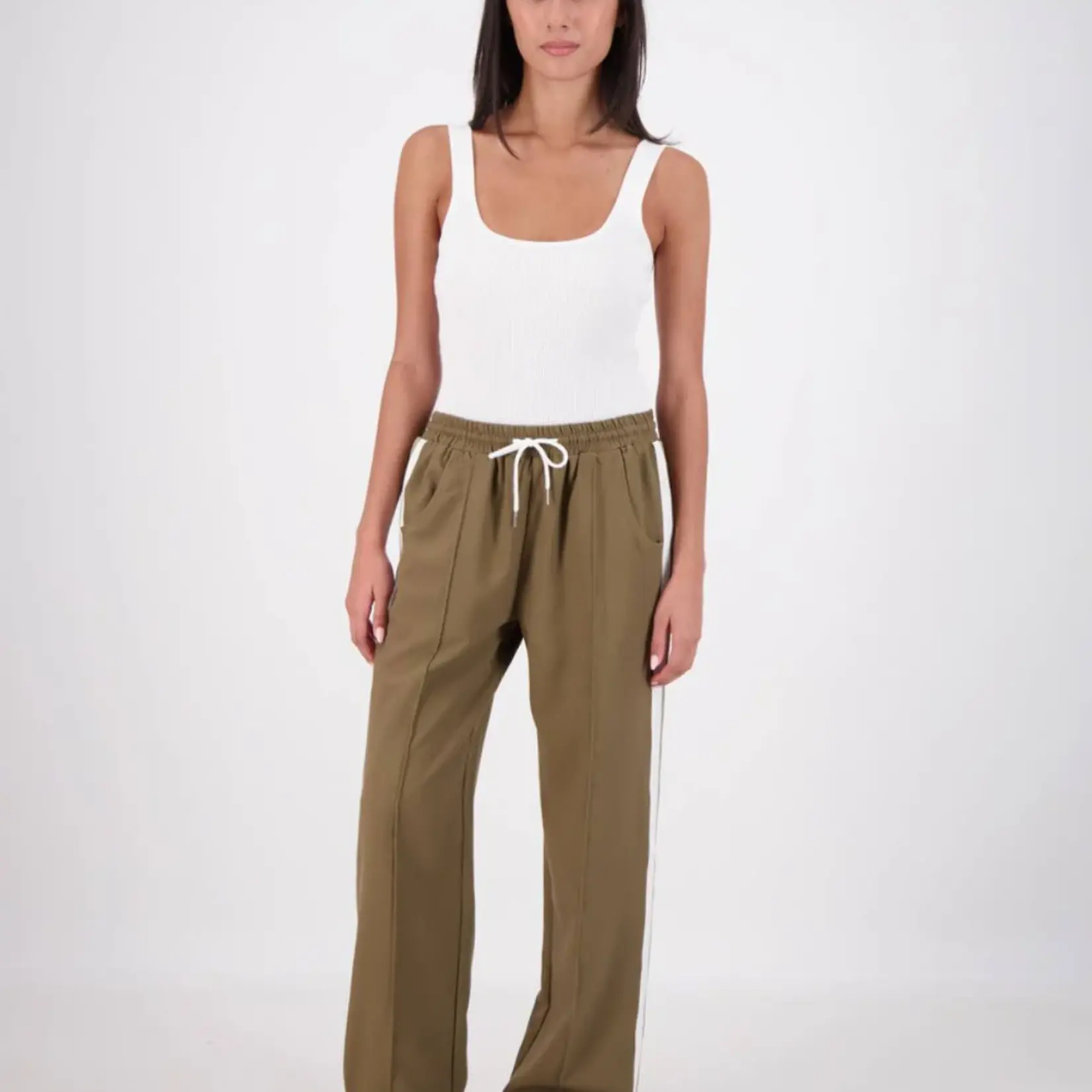 Jasmine Alexa Cassis Trouser
