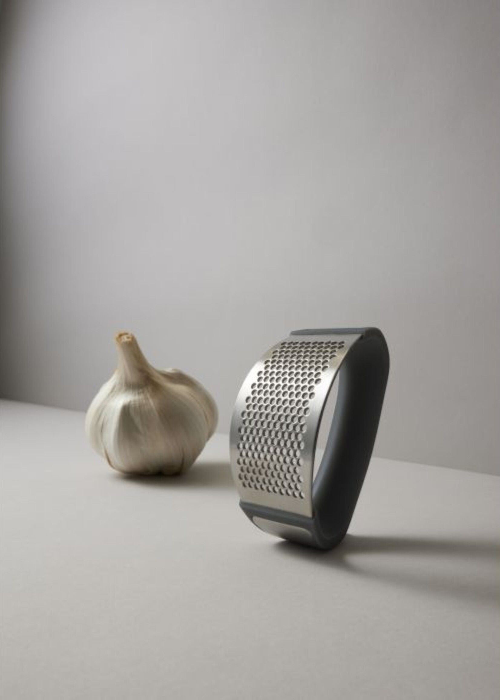 Isalbi Garlic Crusher