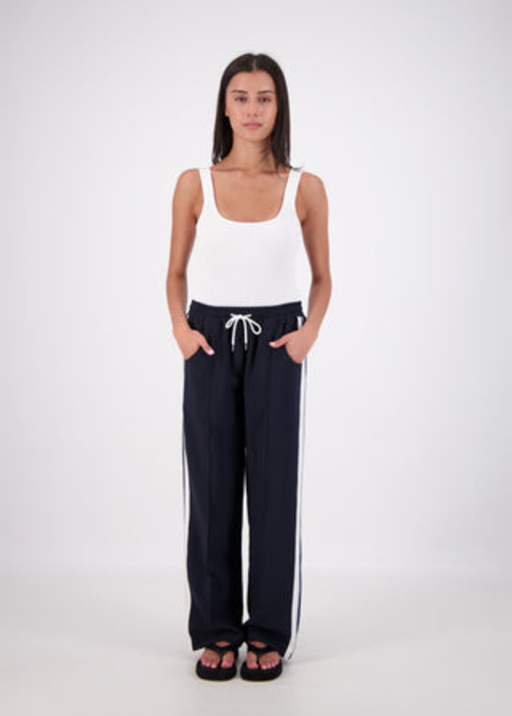 Jasmine Alexa Cassis Trouser