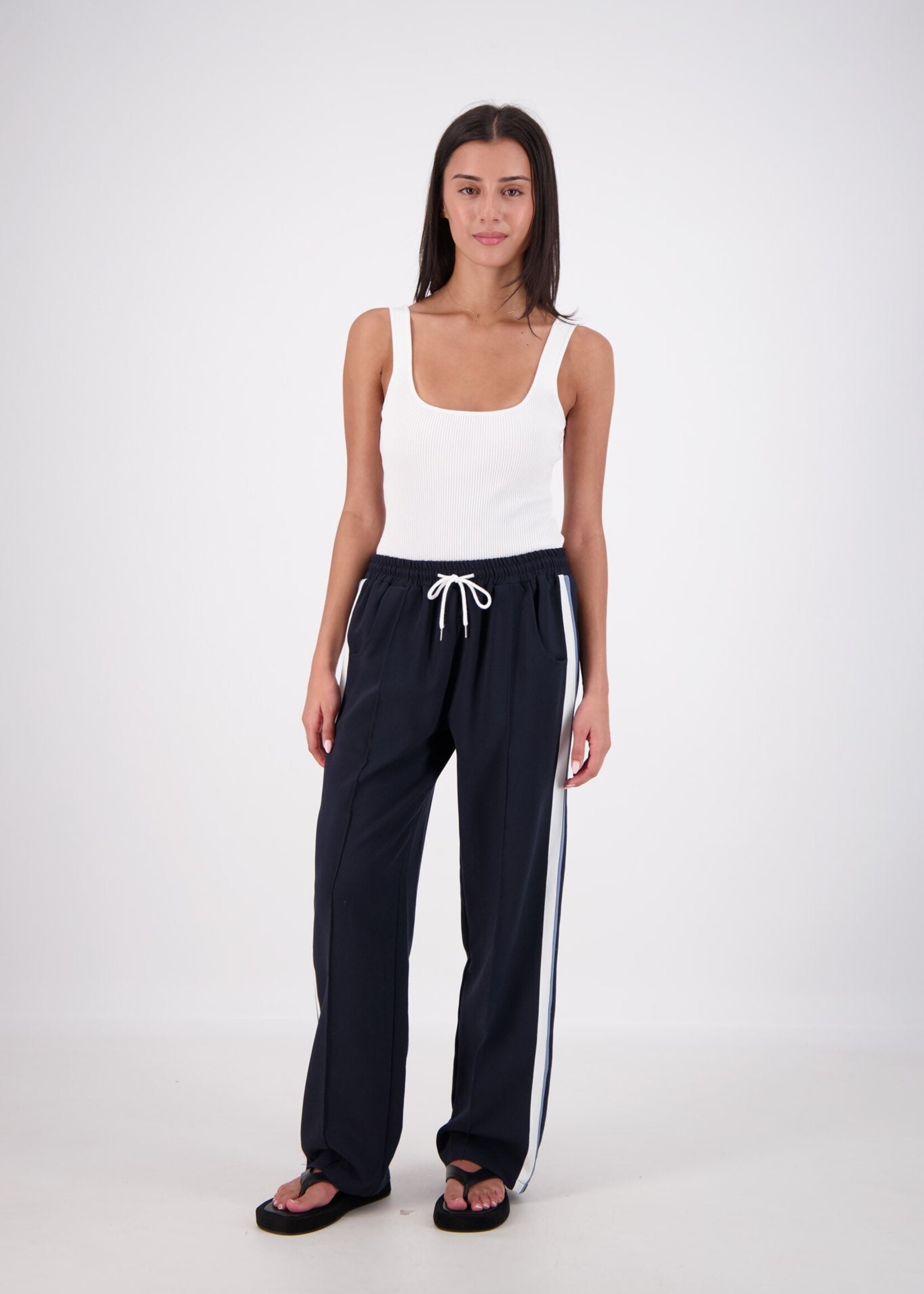 Jasmine Alexa Cassis Trouser