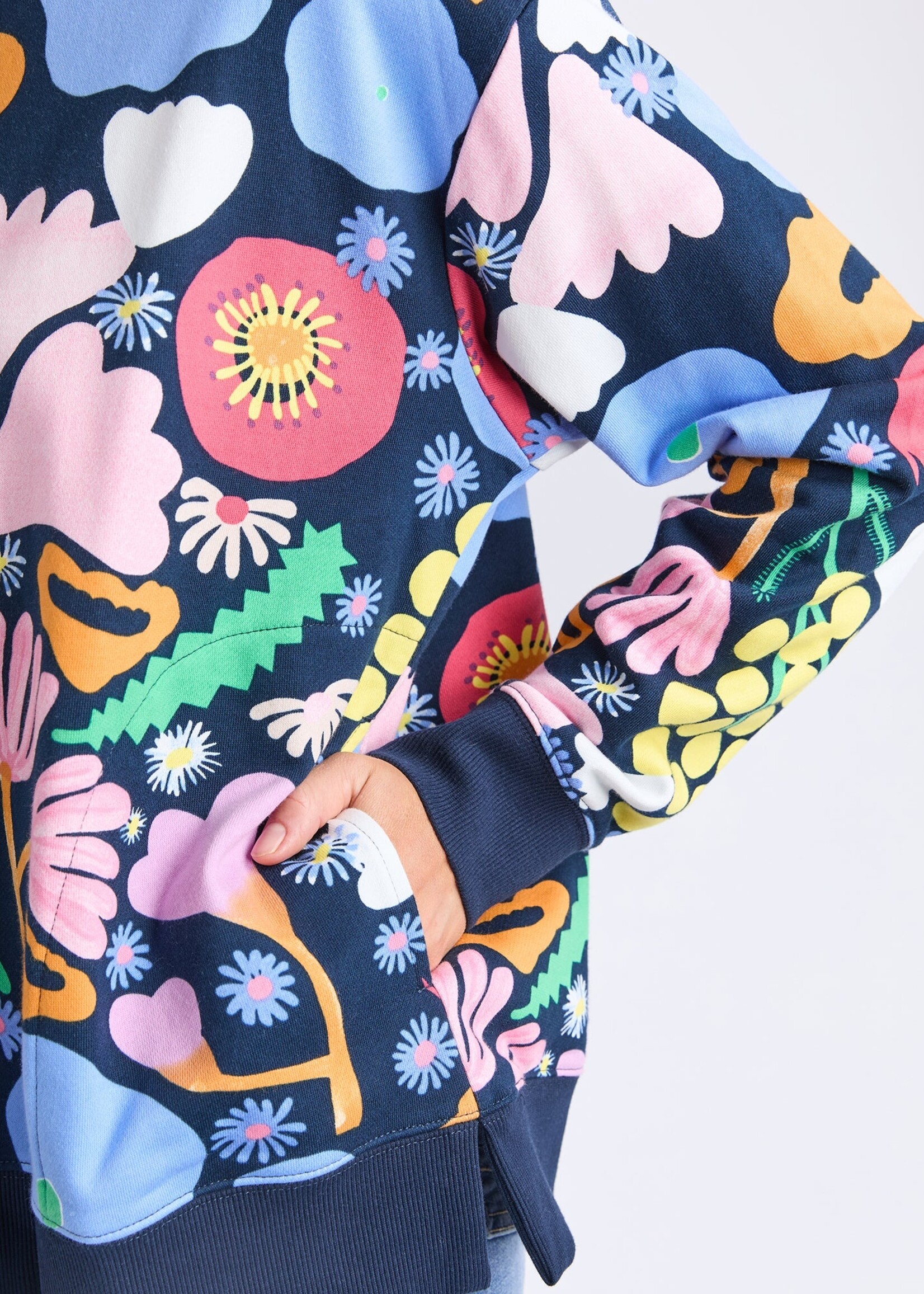 Elm Lifestyle Flower Medley Crew