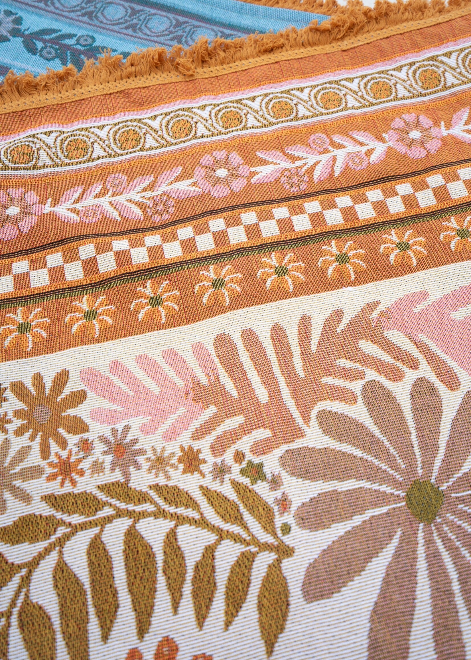 Salty Aura The Dahlia Rug