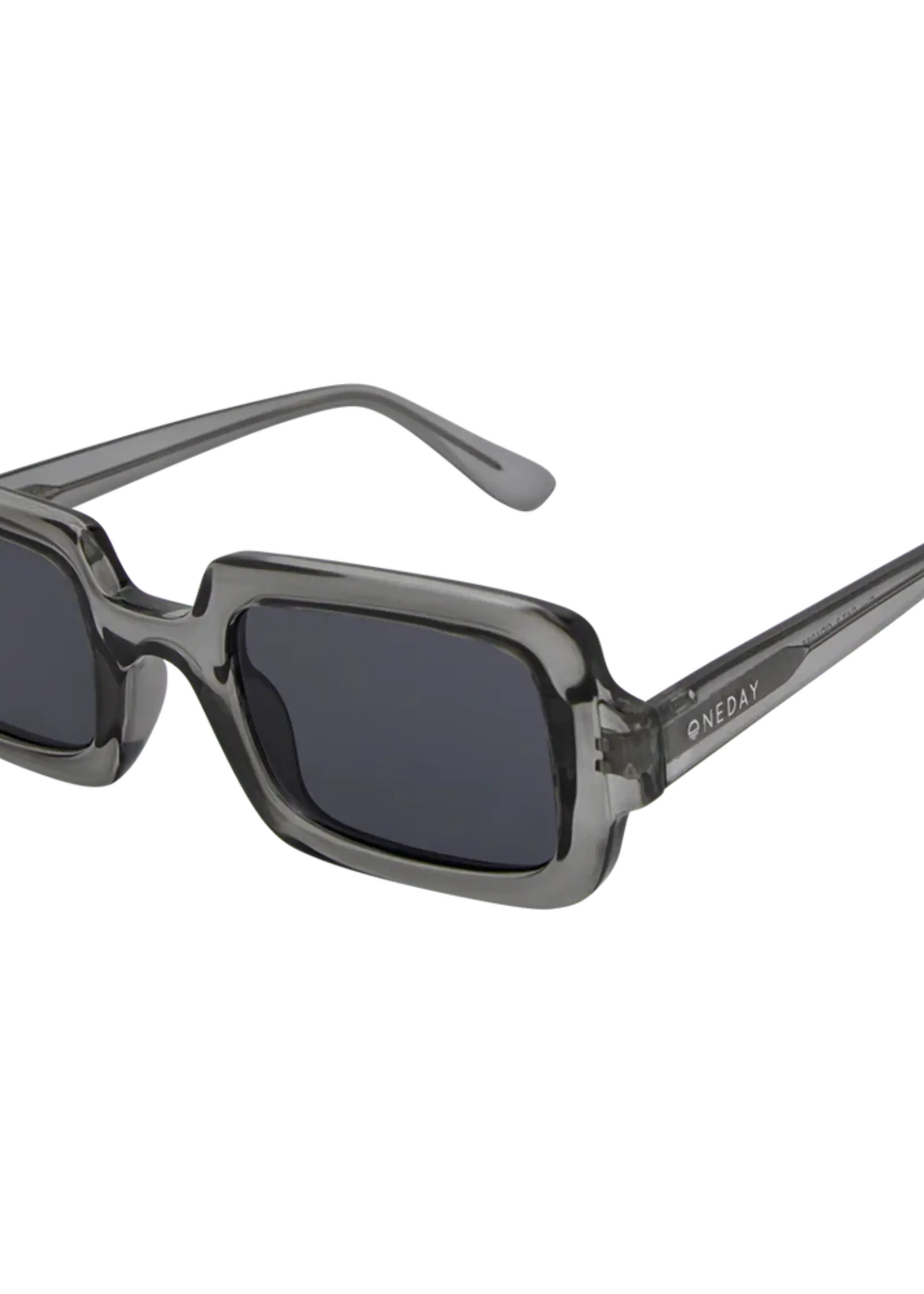 One Day Gigi Sunglasses - Charcoal Smoke